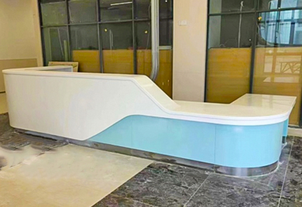 Alien Reception Desk