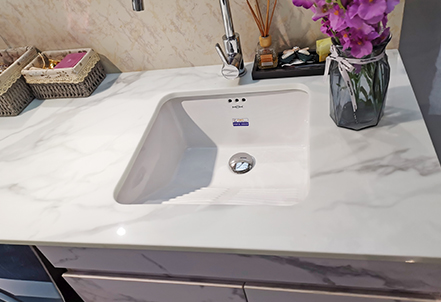 Wall-mounted washbasin