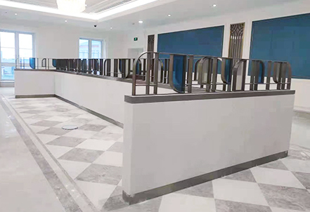 Restaurant partition